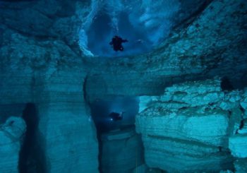 Фильм о пещерном дайвинге в Греции — AMPHITRITE